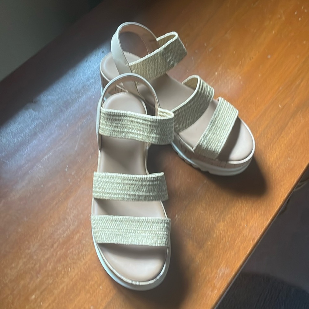 Universal Thread sandals